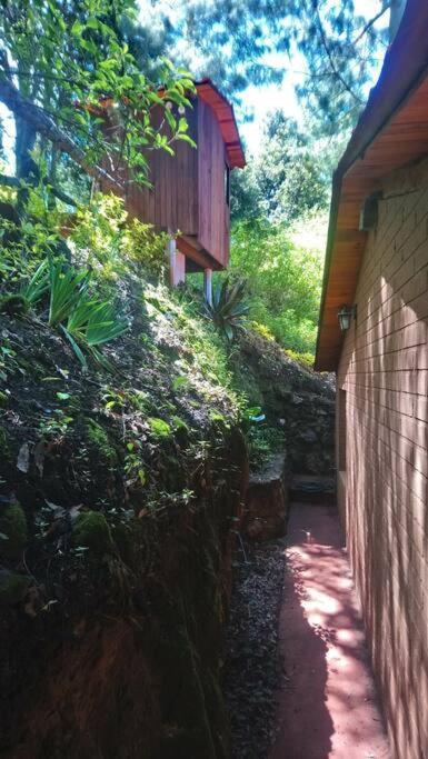 Cabana Con Banera Y Chimeneas En Puesta De Sol El Pacifico Exterior foto